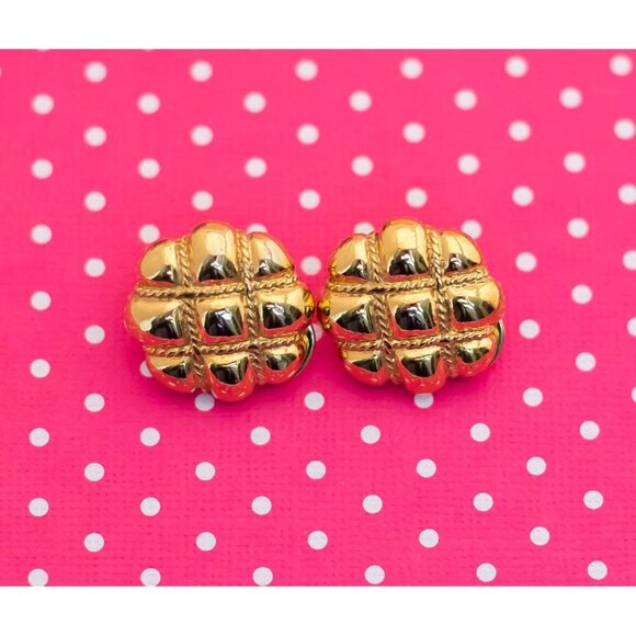 Vintage Gold Tone Crisscross Clip On Earrings - P17 - Picture 1 of 2
